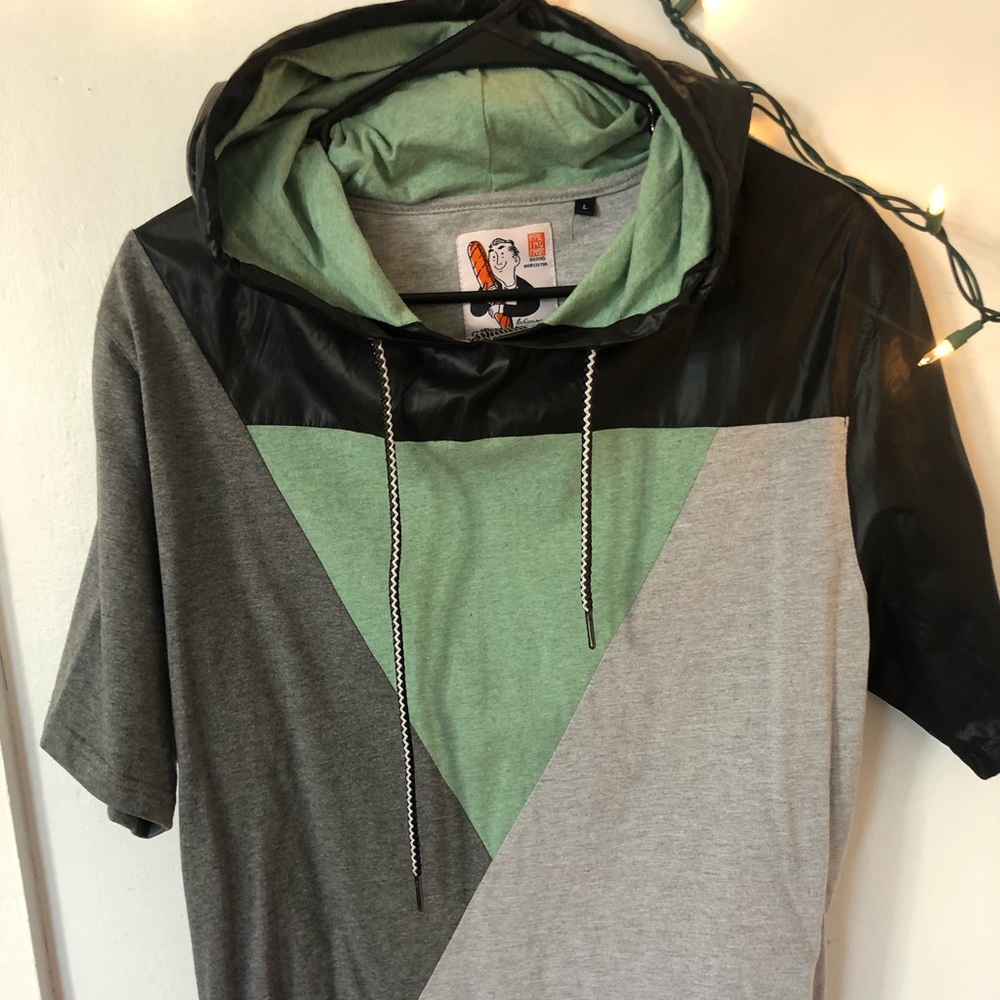 Hooded T Shirt by Rolling Papers